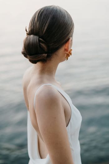 Braut am Bodensee mit schönen Haaren