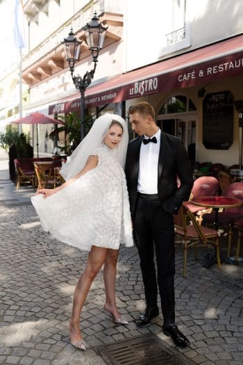 Luxus Brautpaar auf Straße